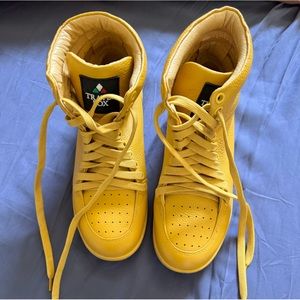 Travel Fox leather ochre hi tops woman’s size 37 EU US 7 woman’s